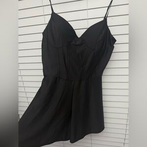Elegant Black Strapless Wromper